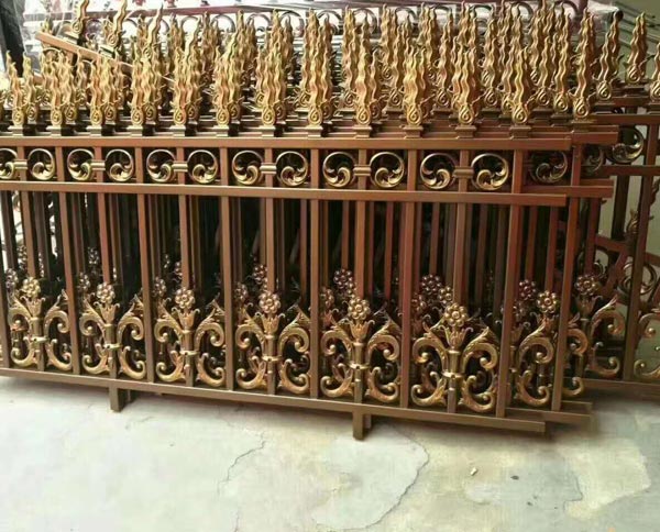 鋁藝護(hù)欄有哪些常見的應(yīng)用？